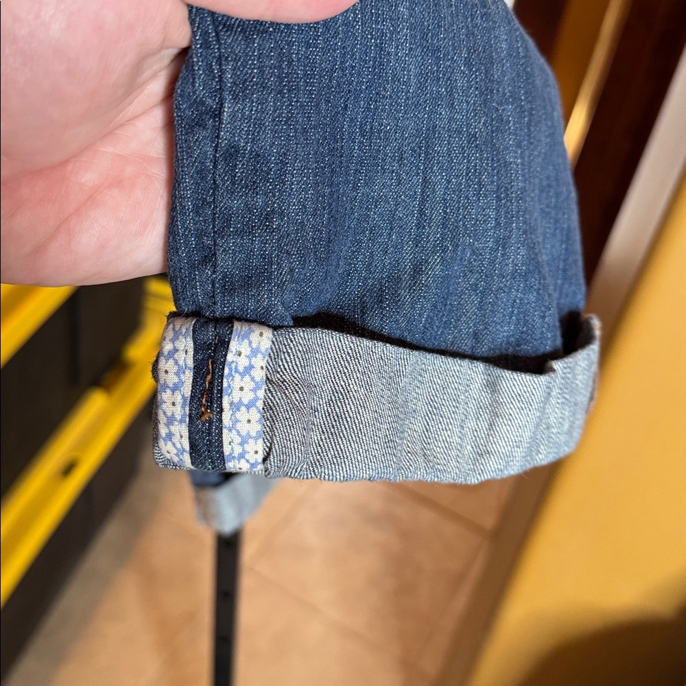 Faded Glory Denim Capri Jeans Women’s Size 16 Blue Floral Cuff Stretch Casual - Picture 8 of 11